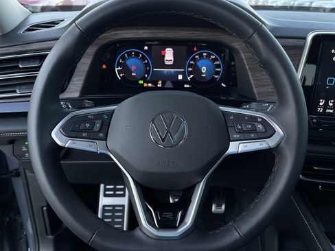 Used 2025 Volkswagen Atlas SEL Premium R-Line image 16