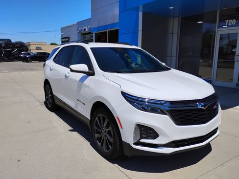 Used 2022 Chevrolet Equinox RS FWD image 3