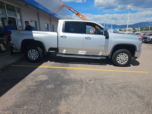 Used 2023 Chevrolet Silverado 2500 LTZ AWD/4WD image 4