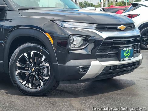 Certified 2023 Chevrolet TrailBlazer LT w/ Convenience Package FWD image 3