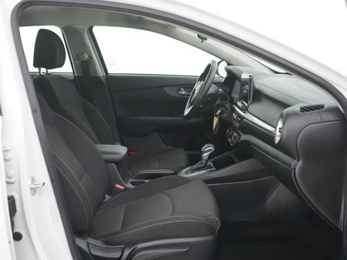 Used 2019 Kia Forte LXS FWD image 11