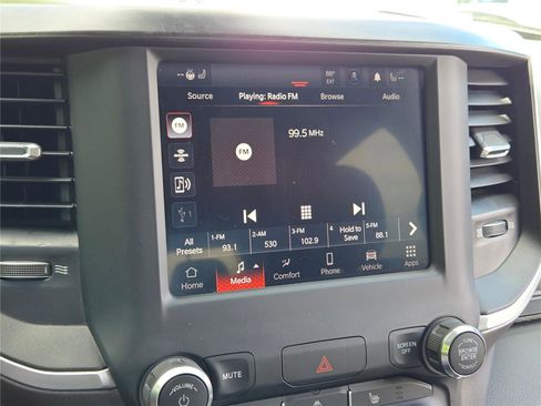 Used 2022 RAM 1500 Big Horn AWD/4WD image 32