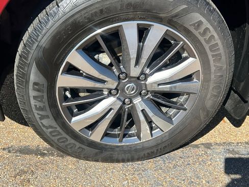 Used 2018 Nissan Pathfinder SV w/ SV All Weather Package image 27