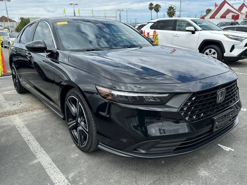 Used 2025 Honda Accord Sport image 2