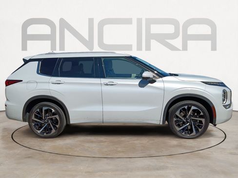 Used 2023 Mitsubishi Outlander SEL FWD image 11