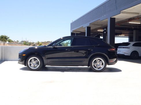 Certified 2024 Porsche Macan AWD/4WD image 2