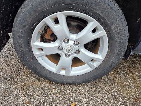 Used 2012 Toyota RAV4 FWD w/ Upgrade Value Pkg image 16