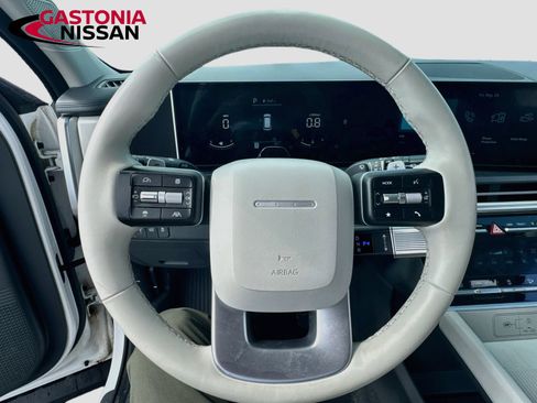 Used 2025 Hyundai Santa Fe SEL FWD image 14
