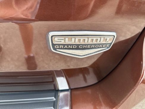 Used 2014 Jeep Grand Cherokee Summit image 23