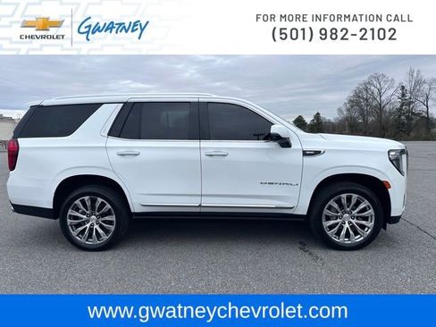 Used 2021 GMC Yukon Denali w/ Denali Premium Package image 4