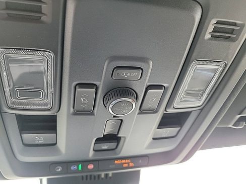 New 2025 Chevrolet Suburban Z71 w/ Z71 Off-Road Package image 12