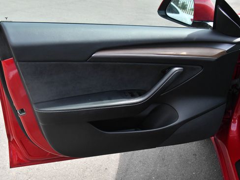 Used 2021 Tesla Model 3 Standard Range Plus image 13