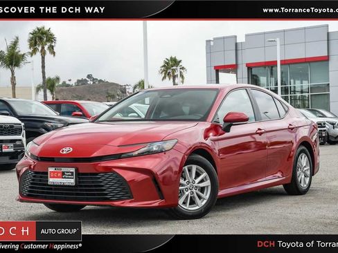 Used 2025 Toyota Camry LE FWD image 1