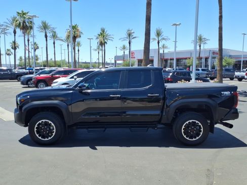 Certified 2024 Toyota Tacoma TRD Off-Road w/ TRD Off Road Upgrade Package AWD/4WD image 7