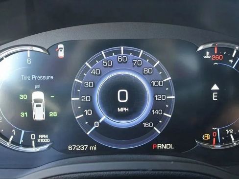 Used 2018 Cadillac Escalade Premium Luxury AWD/4WD image 13