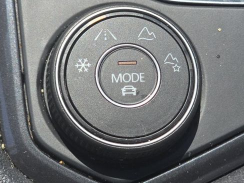 Used 2021 Volkswagen Tiguan SE R-Line AWD/4WD image 32