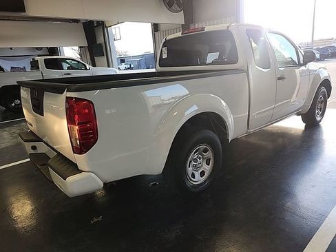 Used 2019 Nissan Frontier S image 3
