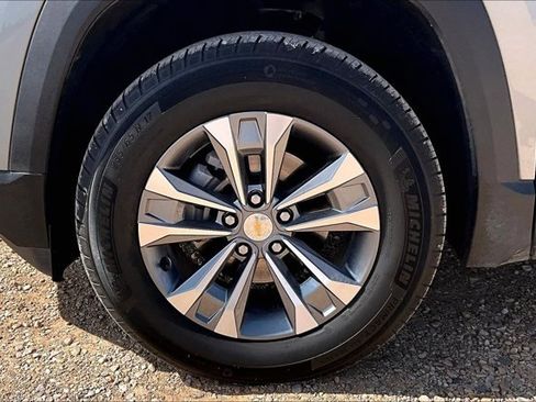 Used 2026 Chevrolet Equinox LT AWD/4WD image 31