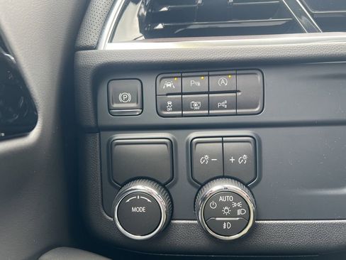 New 2026 Chevrolet Suburban Premier image 14