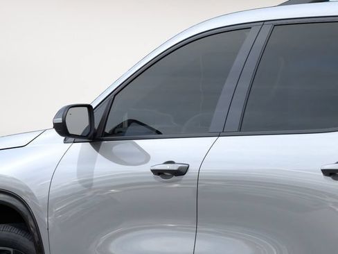New 2026 Chevrolet Traverse RS w/ LPO, Floor Liner Package AWD/4WD image 12