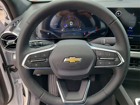 New 2026 Chevrolet Equinox LT image 25