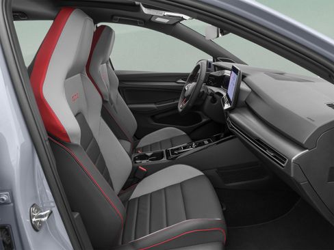 Used 2025 Volkswagen GTI SE FWD image 40
