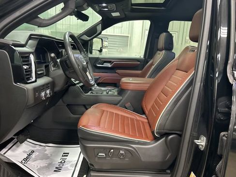 Used 2024 GMC Sierra 3500 Denali Ultimate image 11