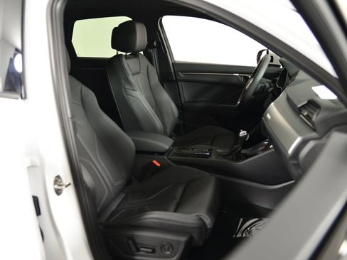 Certified 2025 Audi Q3 2.0T Premium w/ Convenience Package image 17