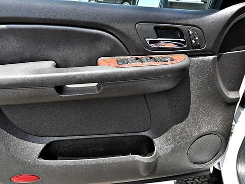 Used 2009 Chevrolet Silverado 2500 LTZ AWD/4WD image 20
