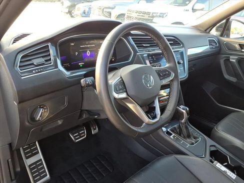 Used 2023 Volkswagen Tiguan SE R-Line FWD image 18