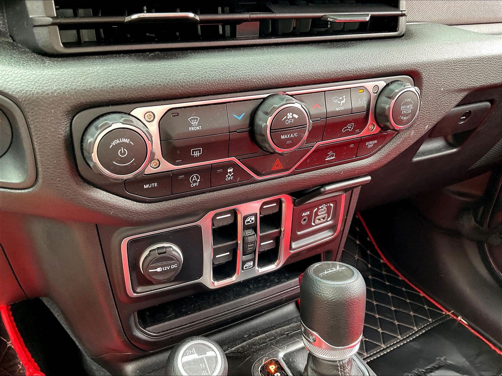 Used 2025 Jeep Gladiator Sport AWD/4WD image 16