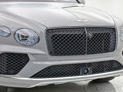 Used 2024 Bentley Bentayga Extended Wheelbase AWD/4WD image 21