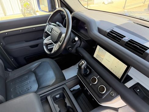 Used 2020 Land Rover Defender 110 SE AWD/4WD image 16