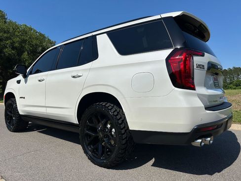 Used 2024 GMC Yukon AT4 w/ Technology Package AWD/4WD image 7