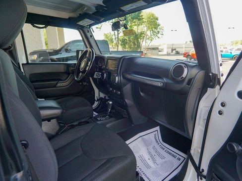Used 2017 Jeep Wrangler Sport w/ Connectivity Group AWD/4WD image 19