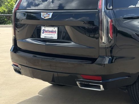 Used 2021 Cadillac Escalade Premium Luxury w/ Performance Package RWD image 6