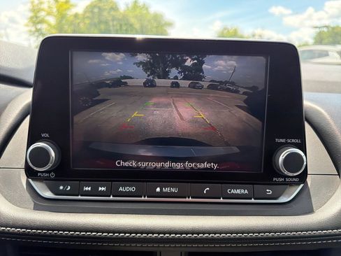 Used 2025 Nissan Rogue SV w/ SV Premium Package FWD image 23