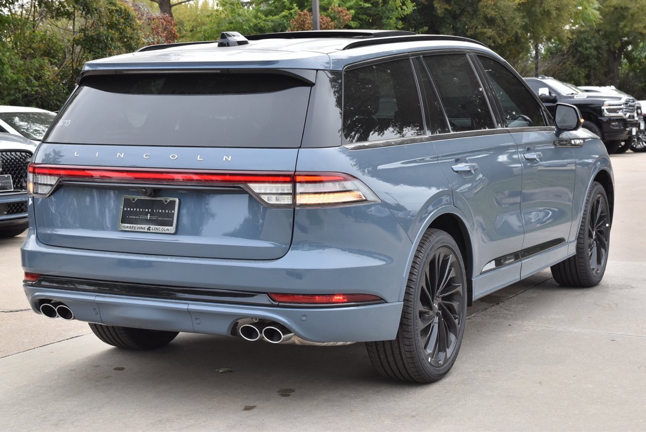 New 2027 Lincoln Aviator Reserve w/ Jet Appearance Package RWD image 7