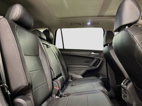 Used 2019 Volkswagen Tiguan SEL FWD image 16