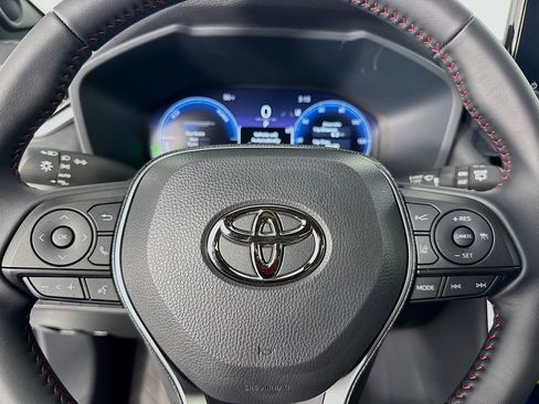 Used 2025 Toyota RAV4 XSE AWD/4WD image 16
