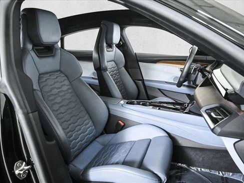 Used 2023 Audi e-tron GT Premium Plus image 22