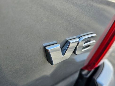 Used 2017 Toyota Tacoma TRD Sport image 12