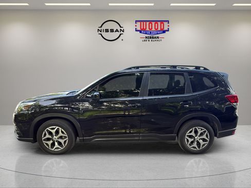 Used 2022 Subaru Forester Premium AWD/4WD image 5