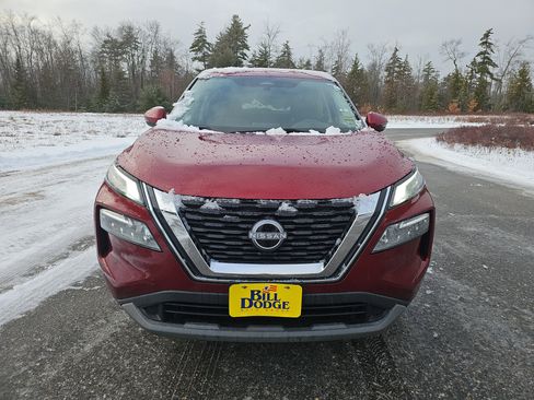 Certified 2022 Nissan Rogue SV image 2