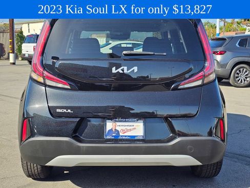 Used 2023 Kia Soul LX w/ LX Technology Package FWD image 6