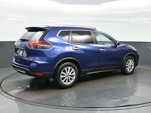 Used 2018 Nissan Rogue SV FWD image 6