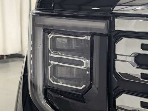 Used 2023 GMC Sierra 1500 Denali w/ Denali Reserve Package AWD/4WD image 30