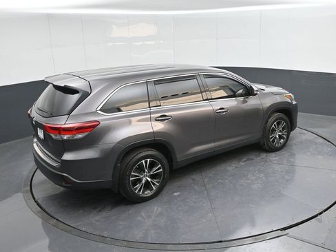 Used 2019 Toyota Highlander LE image 39
