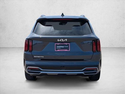 Used 2023 Kia Sorento S w/ Panoramic Sunroof Package FWD image 6