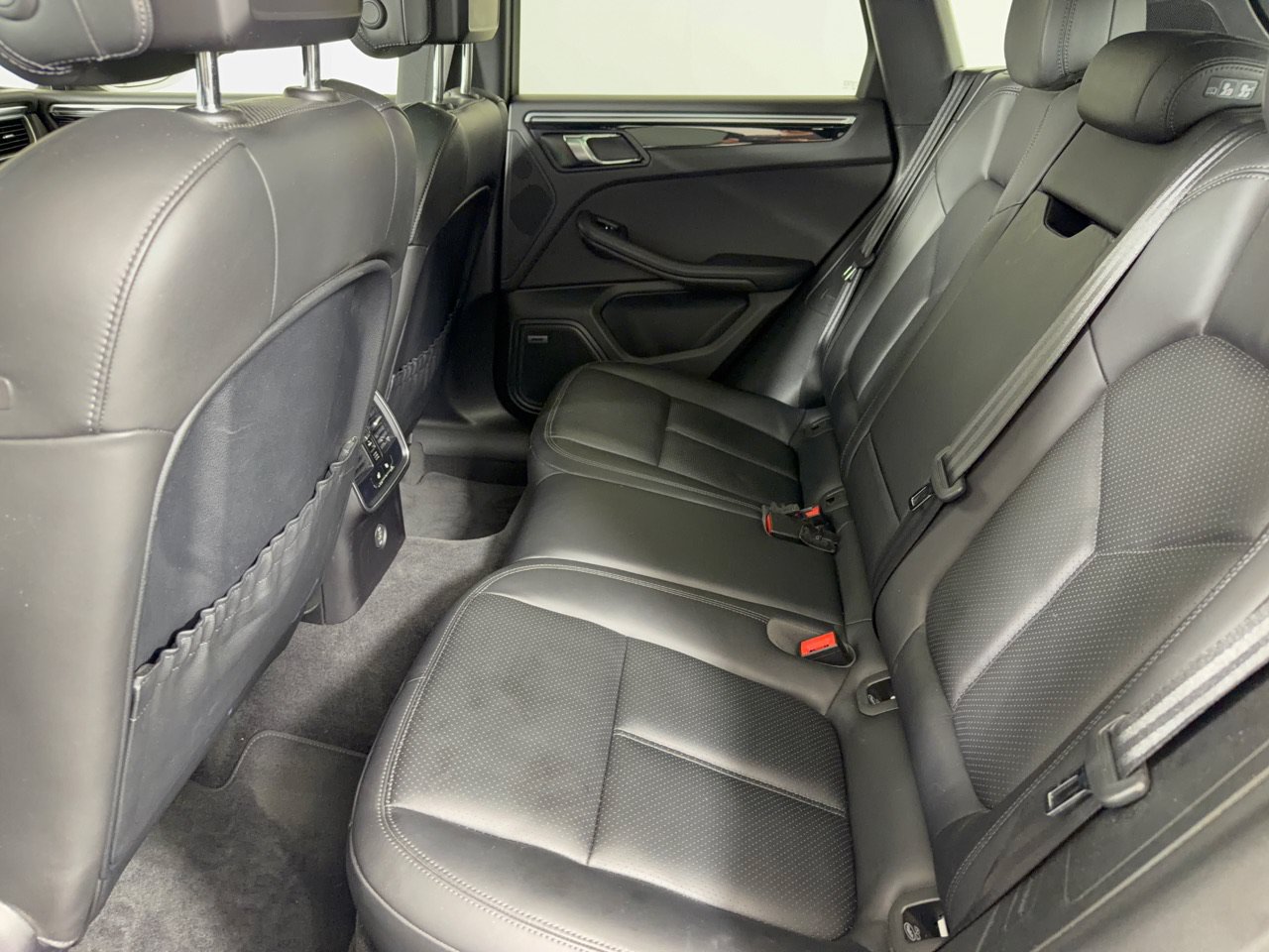Used 2017 Porsche Macan S AWD/4WD image 28